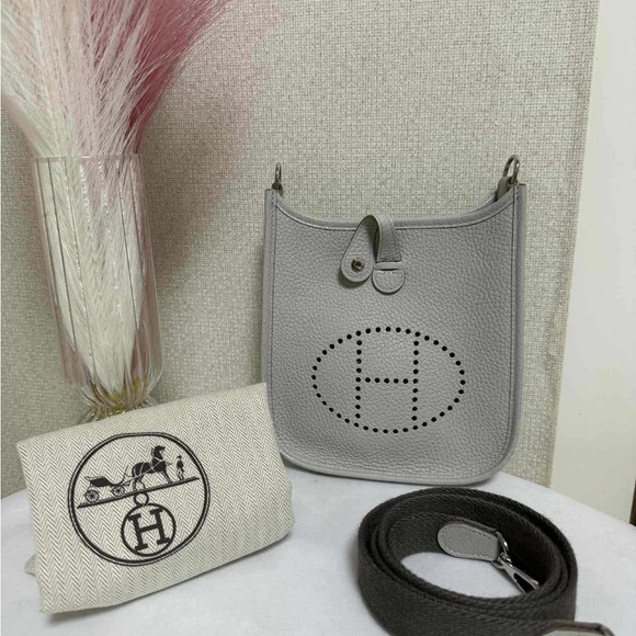 Hermes Evelyne 16 Gray Leather Shoulder Bag - Picture 2 of 6